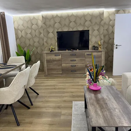 公寓 Elfis Paradise *